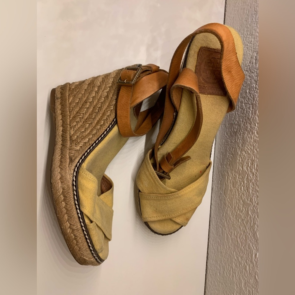 Tory Burch Yellow Spring/Summer Wedges || Size 8 B